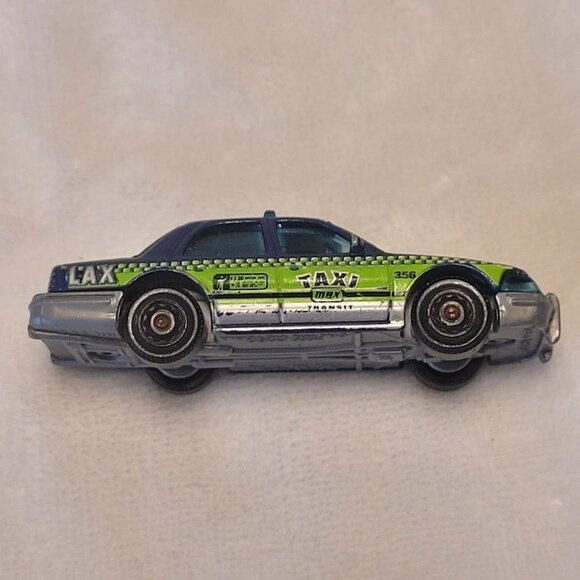 Matchbox 2006 Ford Crown Victoria Taxi Diecast 1:71 Scale Blue Green LAX Transit - Picture 8 of 10